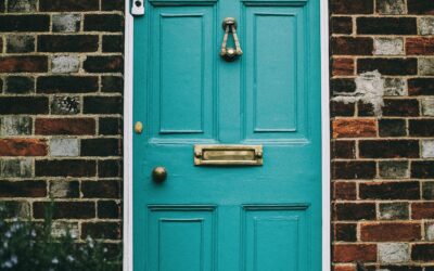 What does the color of your front door mean?