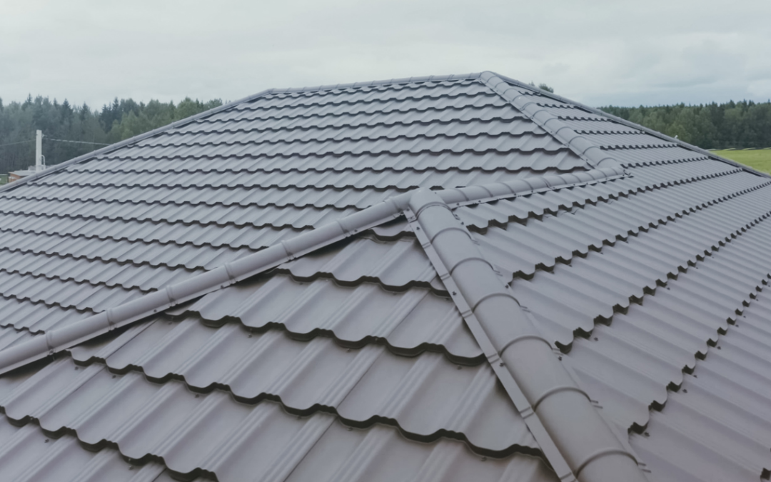 What Are The Pros And Cons Of Standing Seam Metal Roofs?