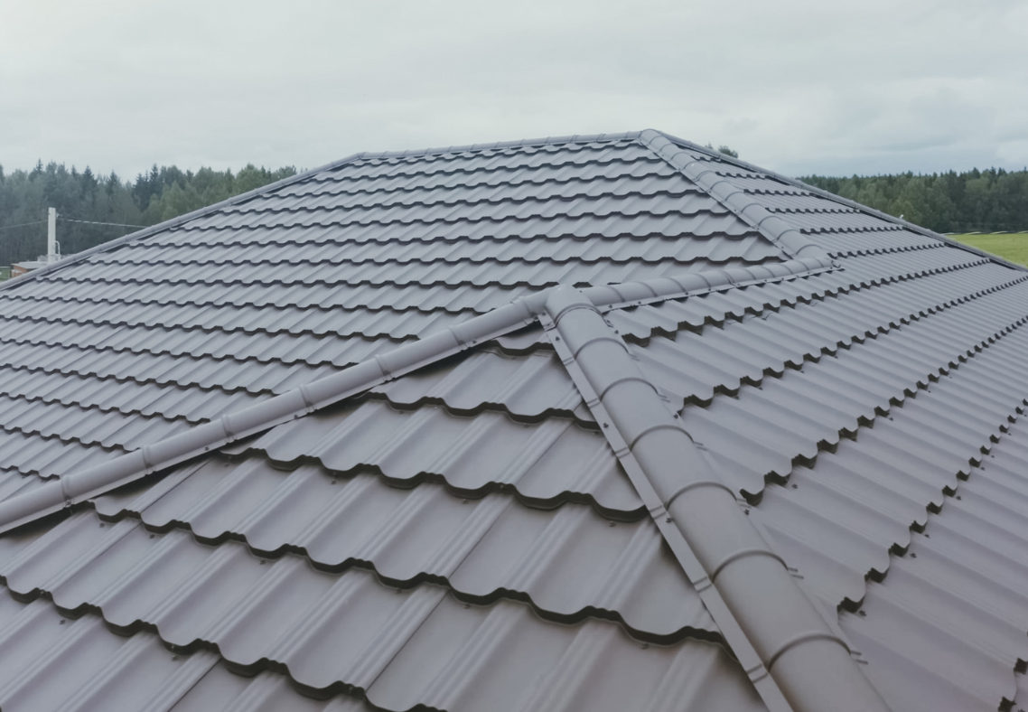 What Are The Pros And Cons Of Standing Seam Metal Roofs?
